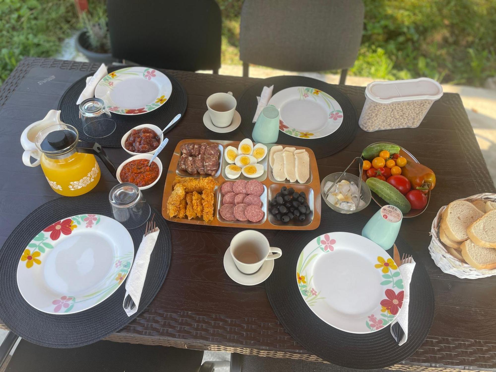 Casa De Sub Deal Densus Exteriér fotografie