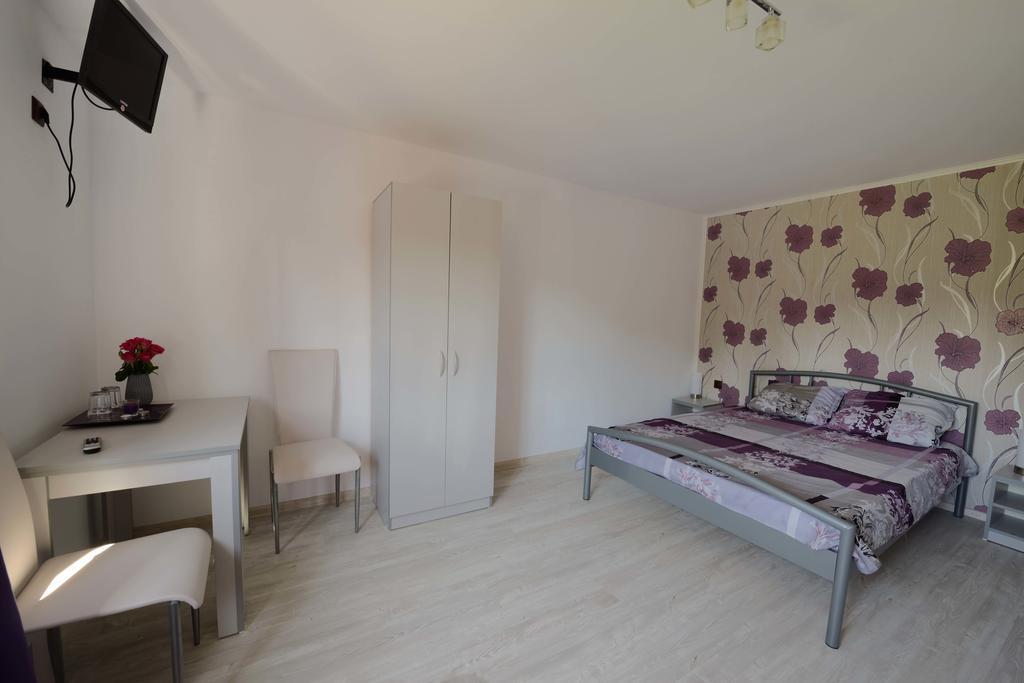 Casa De Sub Deal Densus Exteriér fotografie